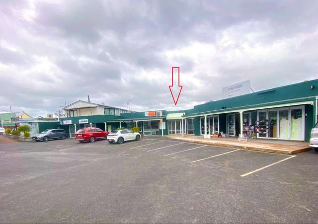 VALUE Retail or Office in Silverdale 98m2