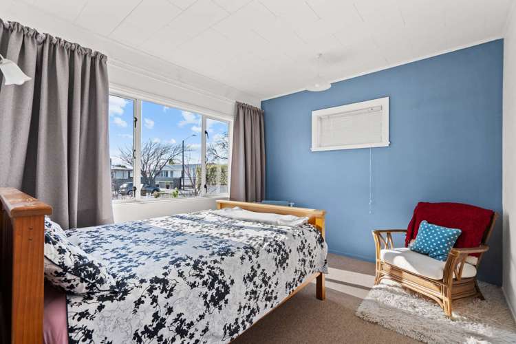 1013 Willowpark Road North Mayfair_9