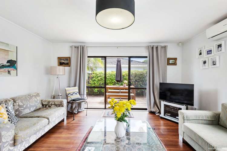 2/7 Fraser Road Narrow Neck_3