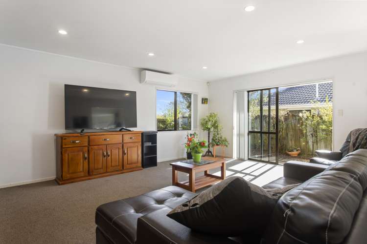 2/20 Marbeth Court Botany Downs_7