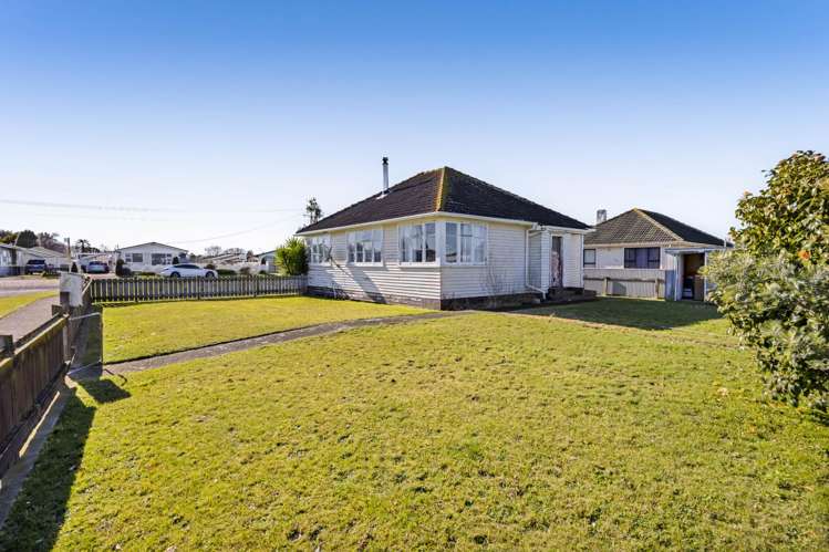1 Acourt Street Hawera_14