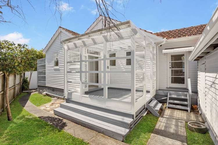 2091 Great North Road Avondale_14