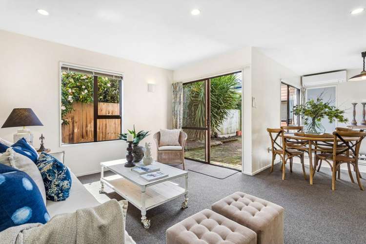 2/46 Brockworth Place Riccarton_1