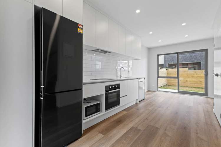 27 Te Ara Wai Mangere East_1