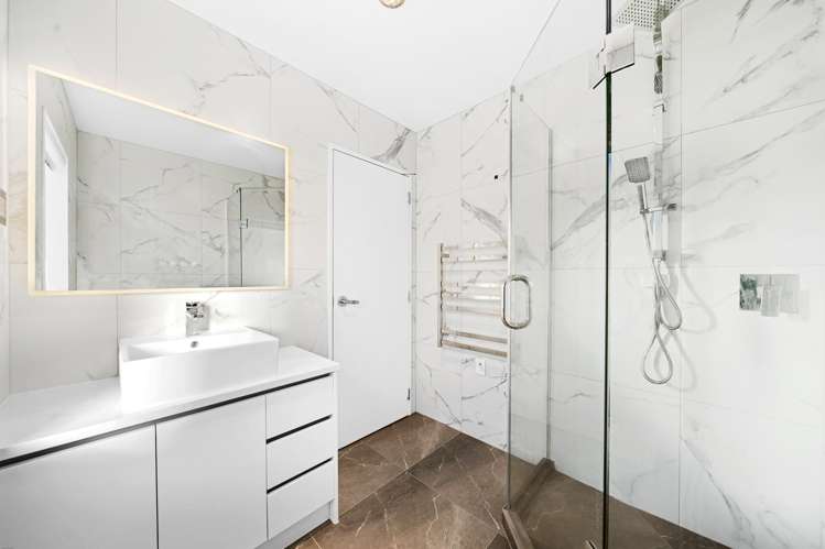 32 Matahae Drive Flat Bush_12