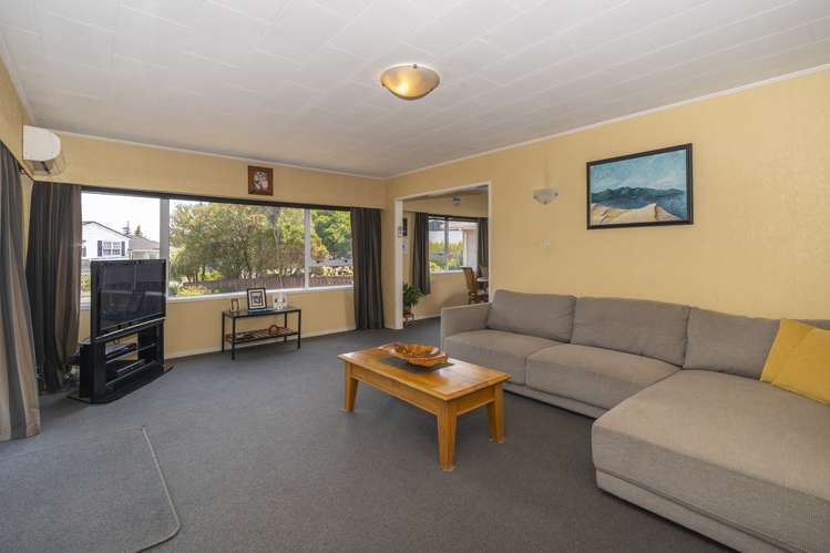 7 Cornwall Place Stoke_13