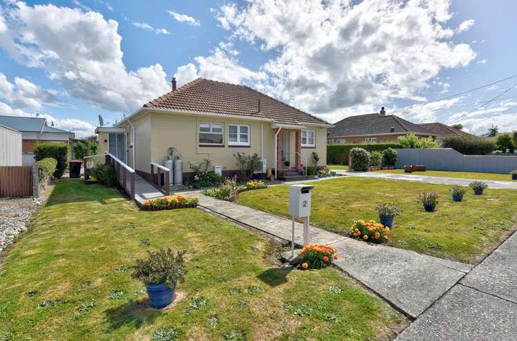 2 Churchill Avenue_0