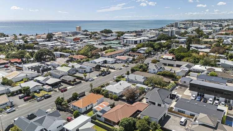 2/171 Powderham Street New Plymouth Central_12