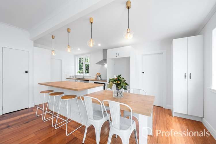 2/6 Pohutukawa Street Woburn_1