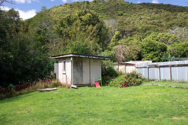 3 Sunny Grove Wainuiomata_24