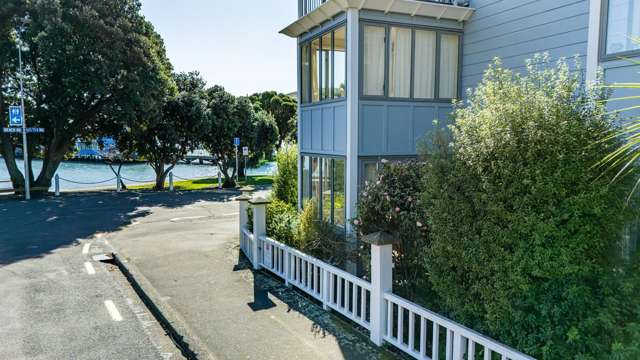 85C Beach Road Akaroa_4