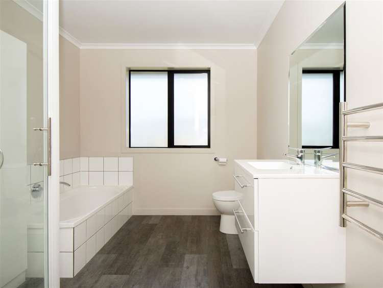 16 Spitfire Drive Burleigh_10