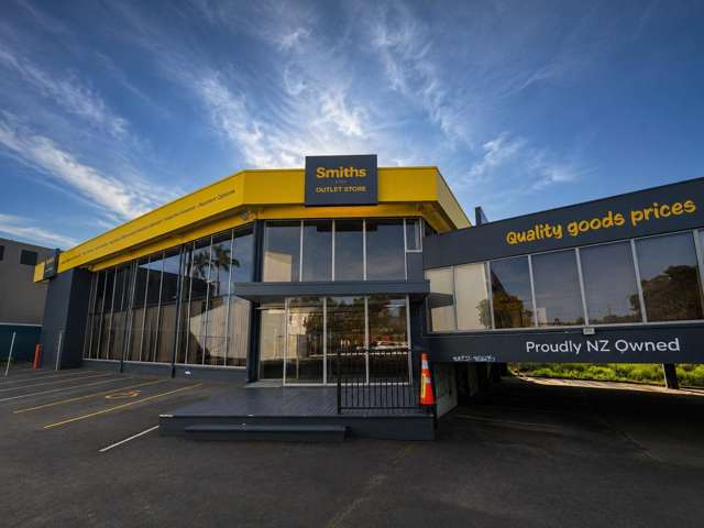 Large Format Showroom