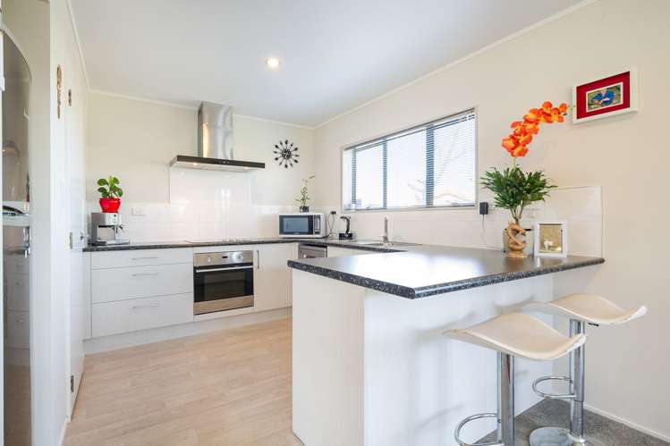 2/9 Barcroft Place Clendon Park_3