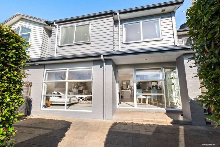 27 Savona Drive Flat Bush_12