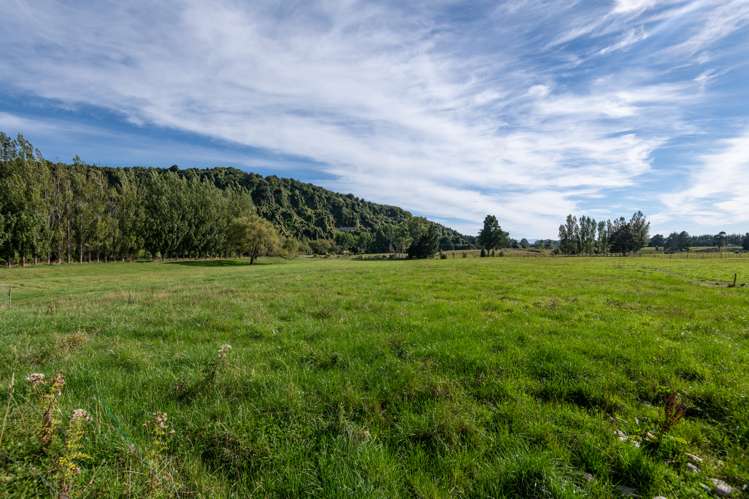 22 James Road Pahiatua_20