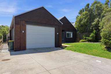 211 Pukehina Parade_3