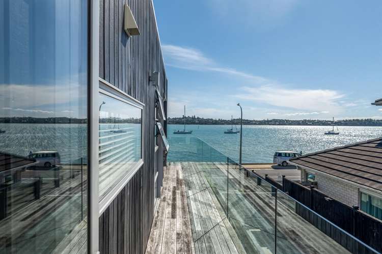 8 The Parade Bucklands Beach_31