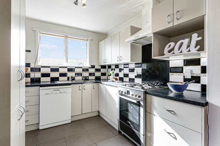 98 Storey Avenue Forest Lake_8