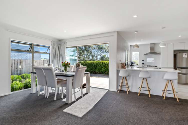 2/12 Faber Place Rototuna North_8