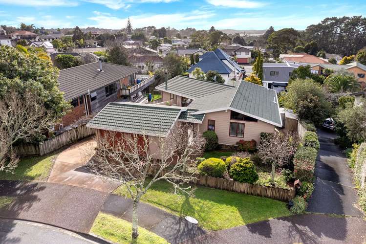 8 Princess Maria Place Massey_2