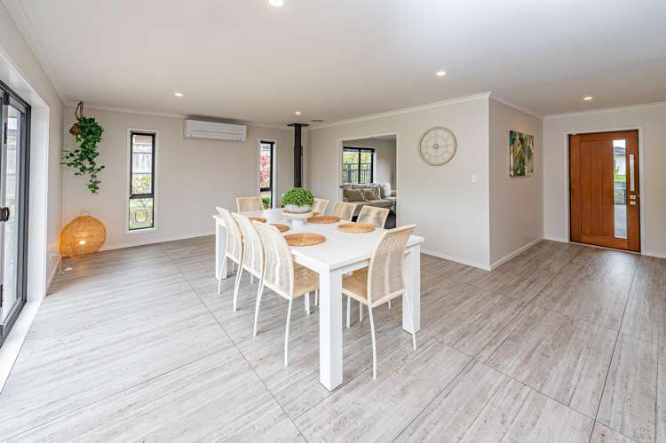 13 Magnolia Crescent Tawhero_12