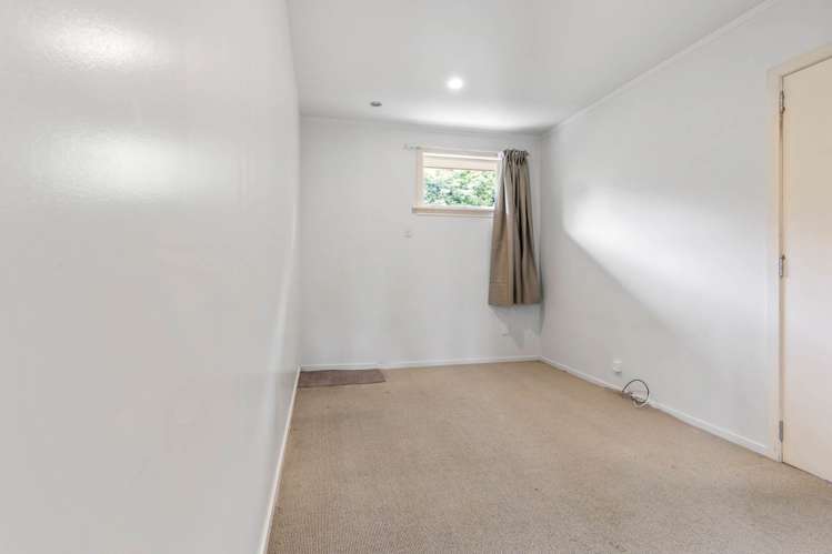 18 Triangle Road Massey_7