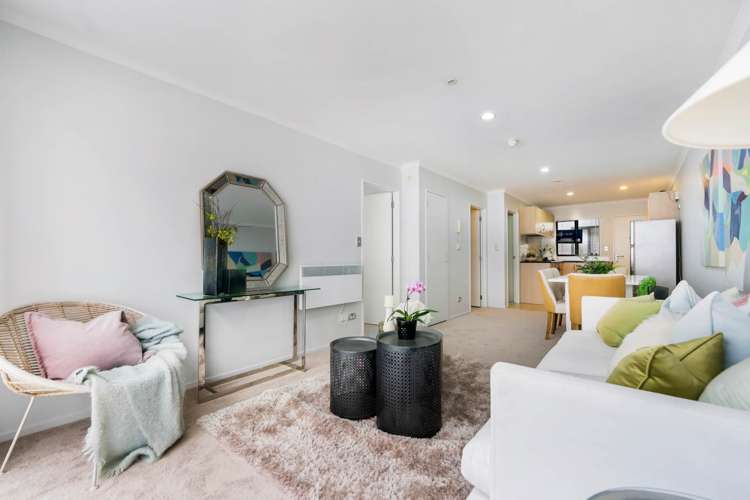 C608/176 Broadway Newmarket_12