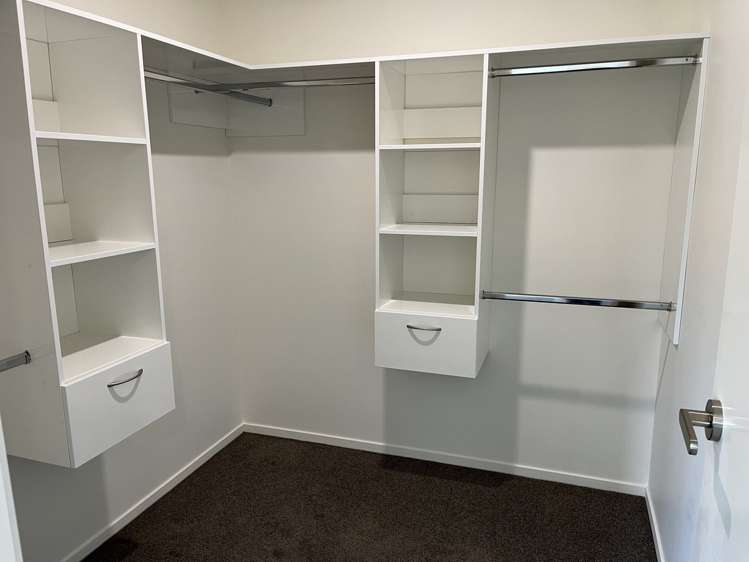 29 Cabourne Drive Glenview_20