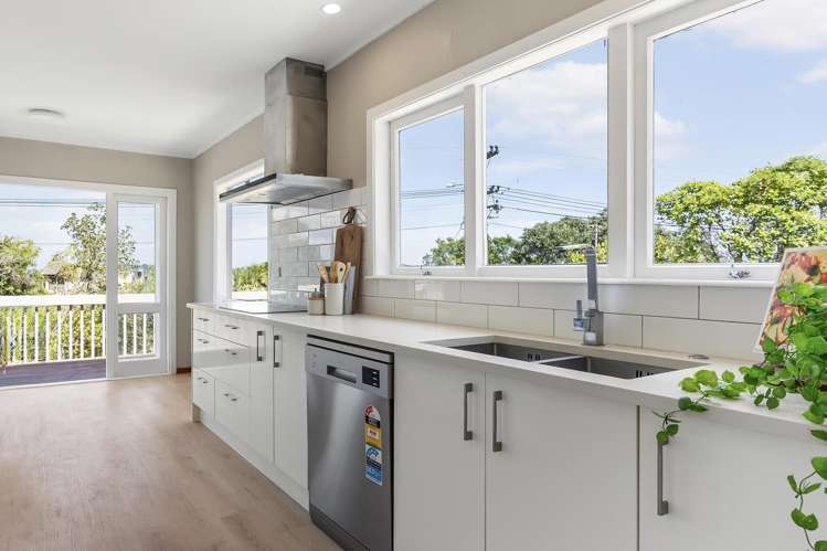 1/19 Carlisle Road Browns Bay_2