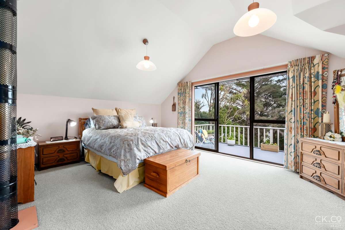 239a Whites Line East_3