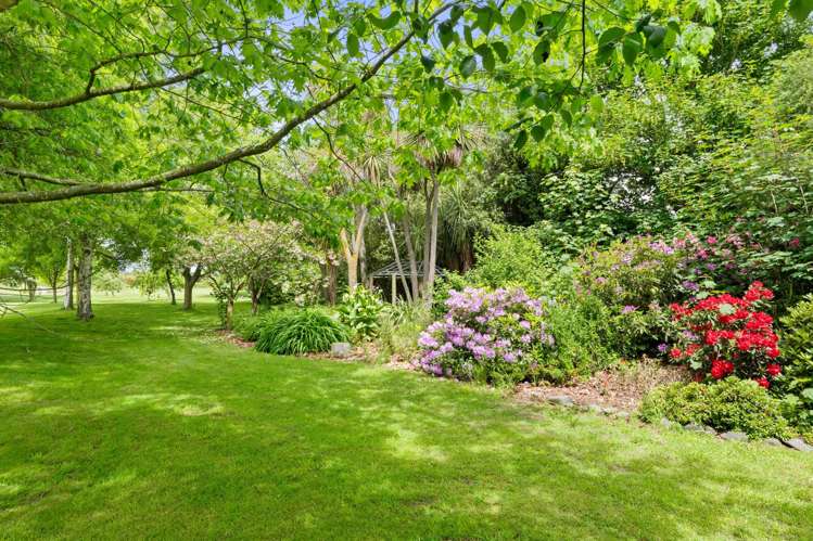 764 Courtenay Road Charing Cross_27