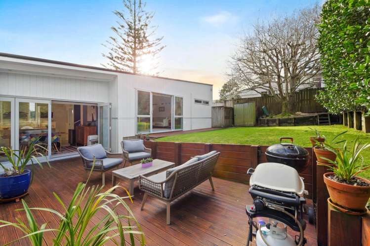 6 Cronin Place Beach Haven_34