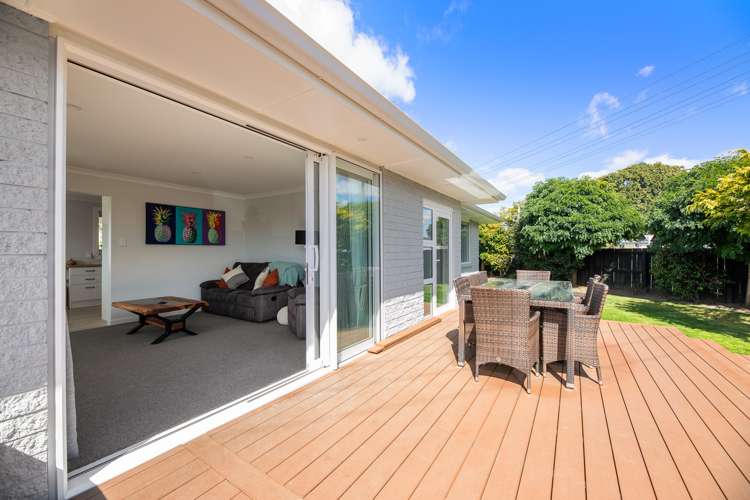 2 Houghton Crescent Redwoodtown_12