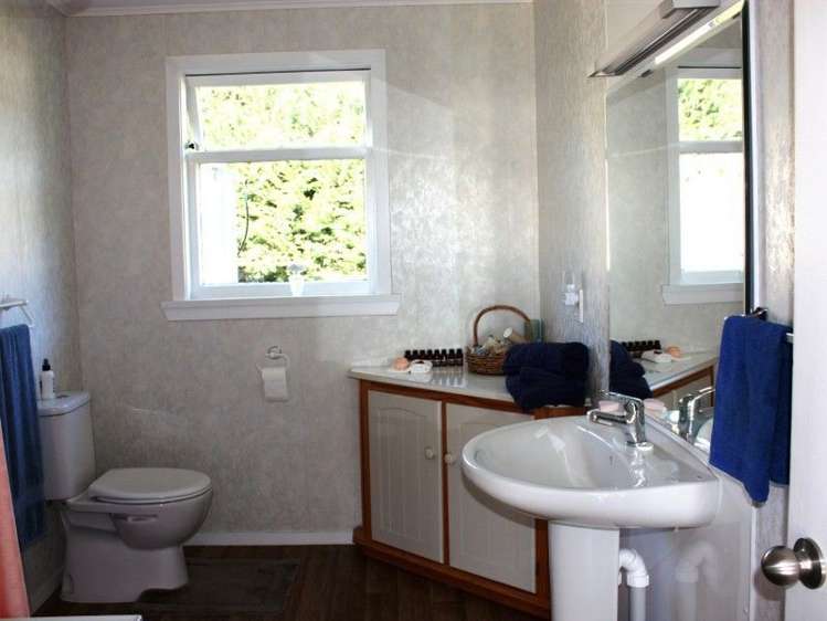 7 Cemetery Road North Clinton and Surrounds_14