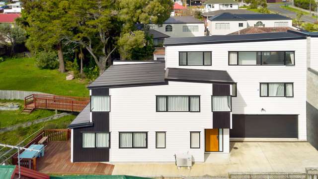 Contemporary and Versatile Family Living