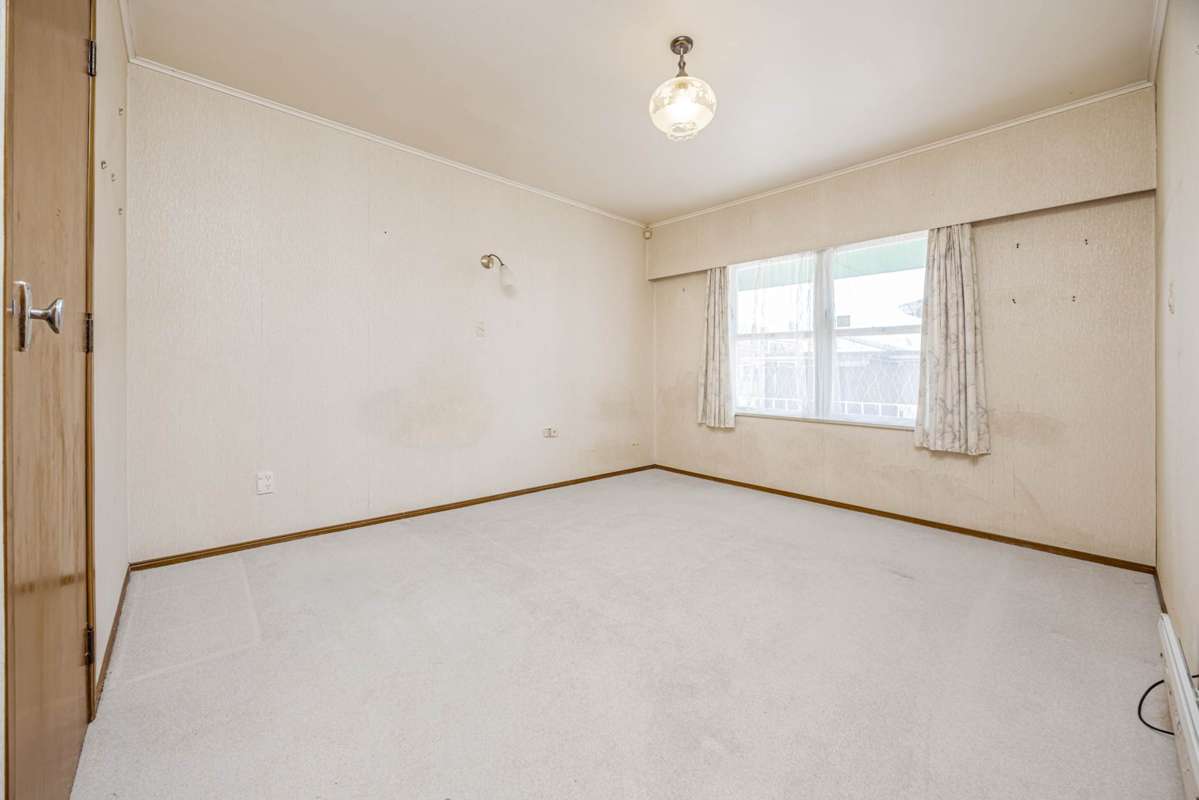 1/4 Russell Road_5