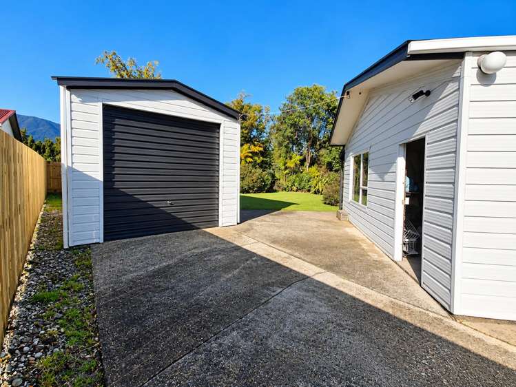 24 Pauareka Road Haast_12