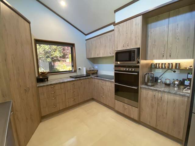 6 Ewing Place Albert Town_3