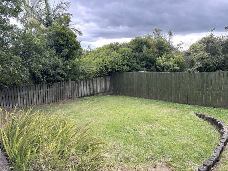 217 Golf Road Titirangi_12