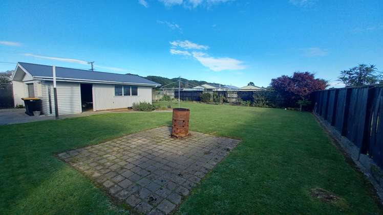 3 Carlyle Street Tuatapere_16