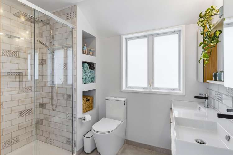 24 Kohutuhutu Road Raumati Beach_12