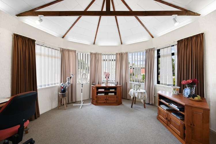 2 Guy Place Melville_14