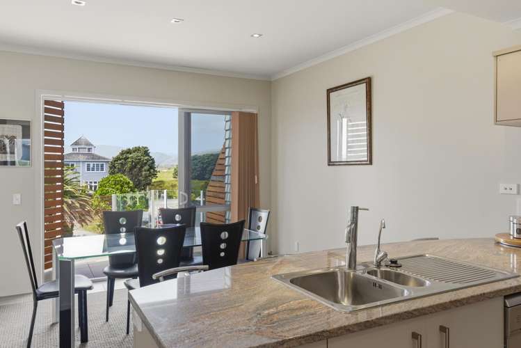 21/4 Seaview Road Paraparaumu Beach_11