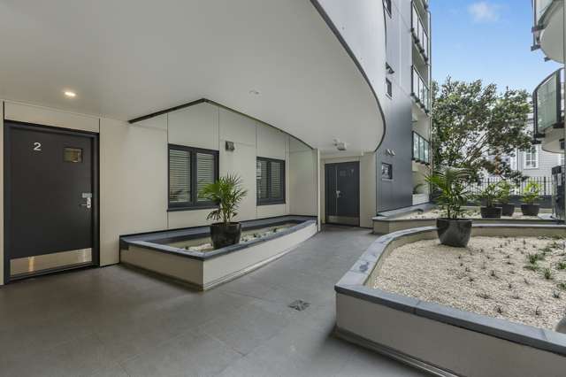 2/8 Basque Road Eden Terrace_1