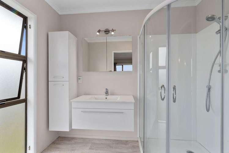 16 Sumich Place 11426_7