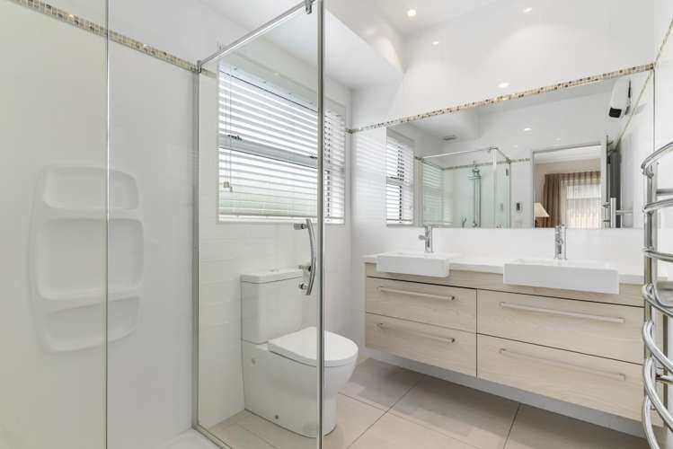 7 Andalusian Way Karaka_18