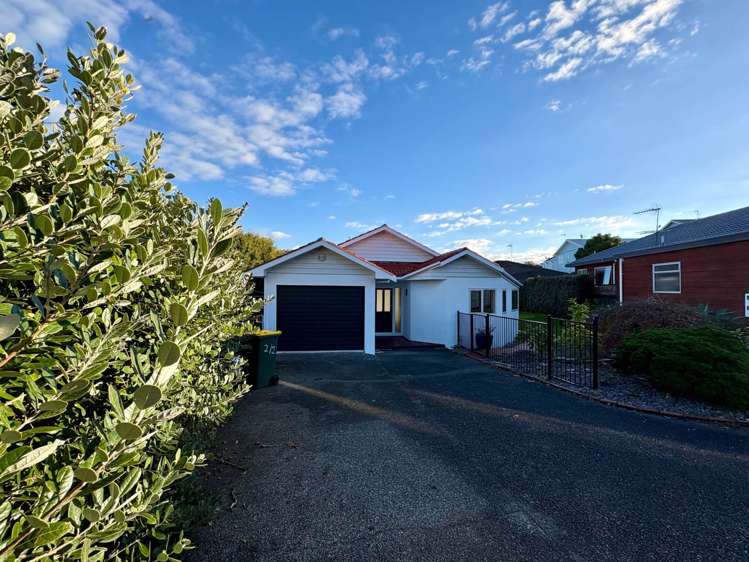 2/2 East Coast Road Milford_3