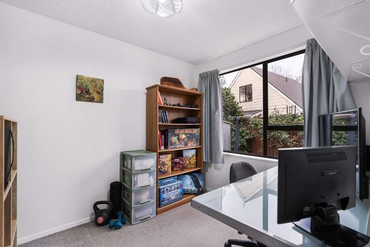 1/40B Chipping Lane Redwood_9