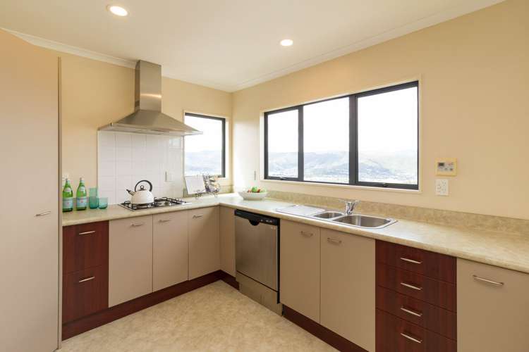 115 Redvers Drive Belmont_6